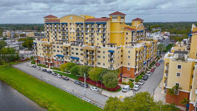 COLONNADE AT DADELAND SW - Residential