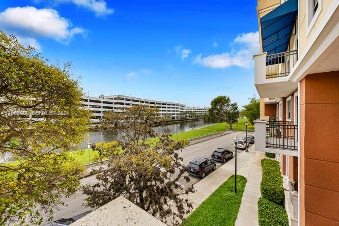 COLONNADE AT DADELAND SW - Residential