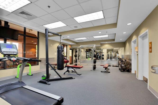 COLONNADE AT DADELAND SW - Residential