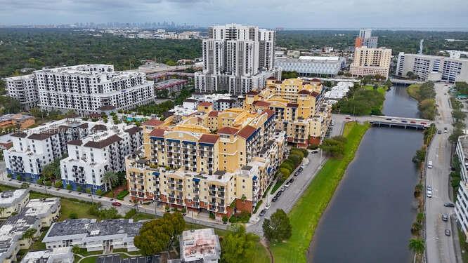 COLONNADE AT DADELAND SW - Residential