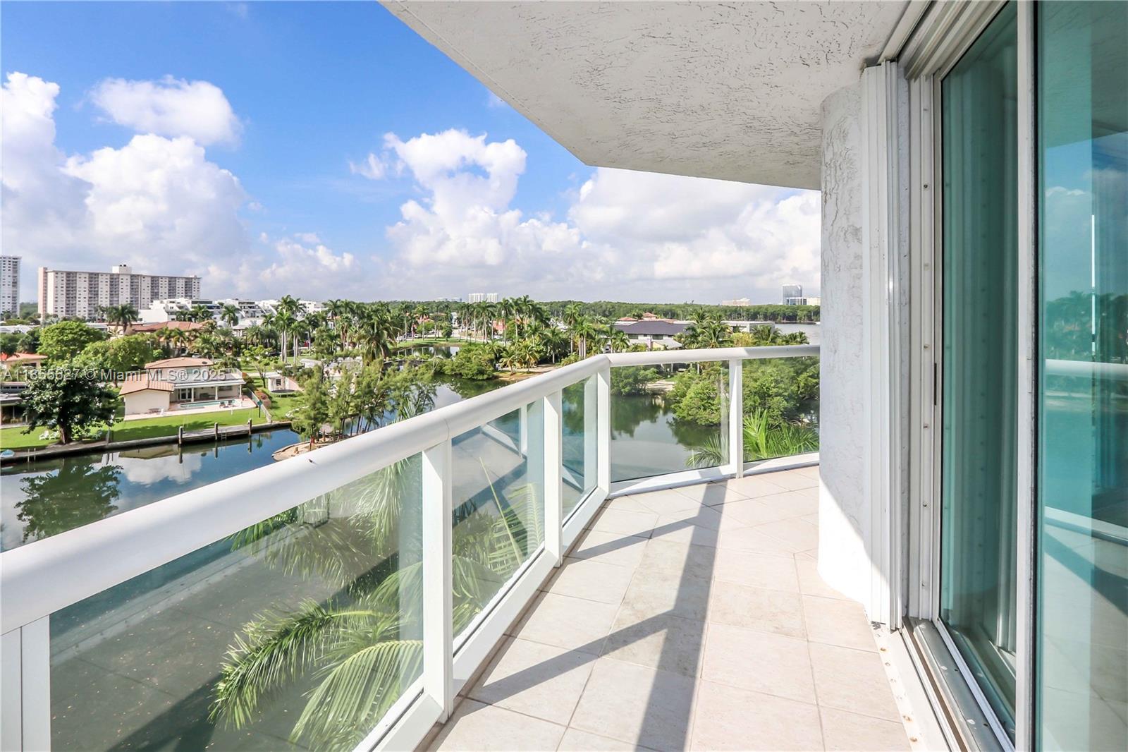 16500 Collins Ave 454