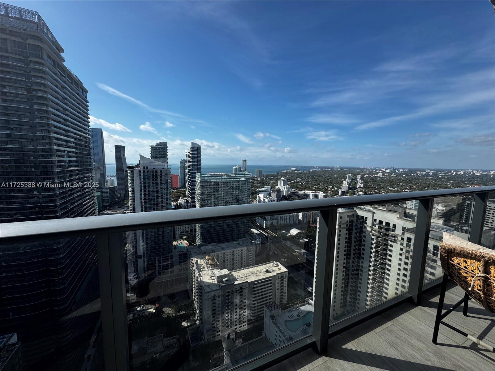 45 Sw 9th St 4405, Miami, Broward County, Florida - 1 Bedrooms  
2 Bathrooms - 