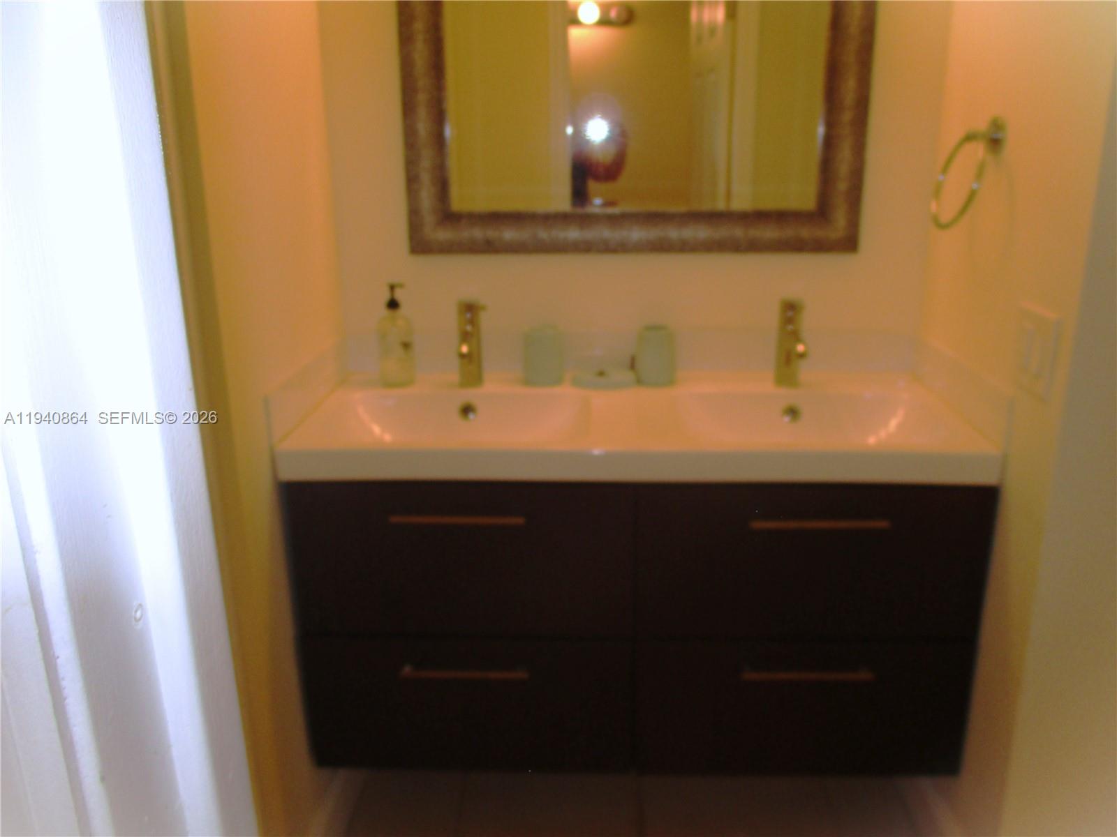 IMPERIAL TOWERS CONDO - Residential