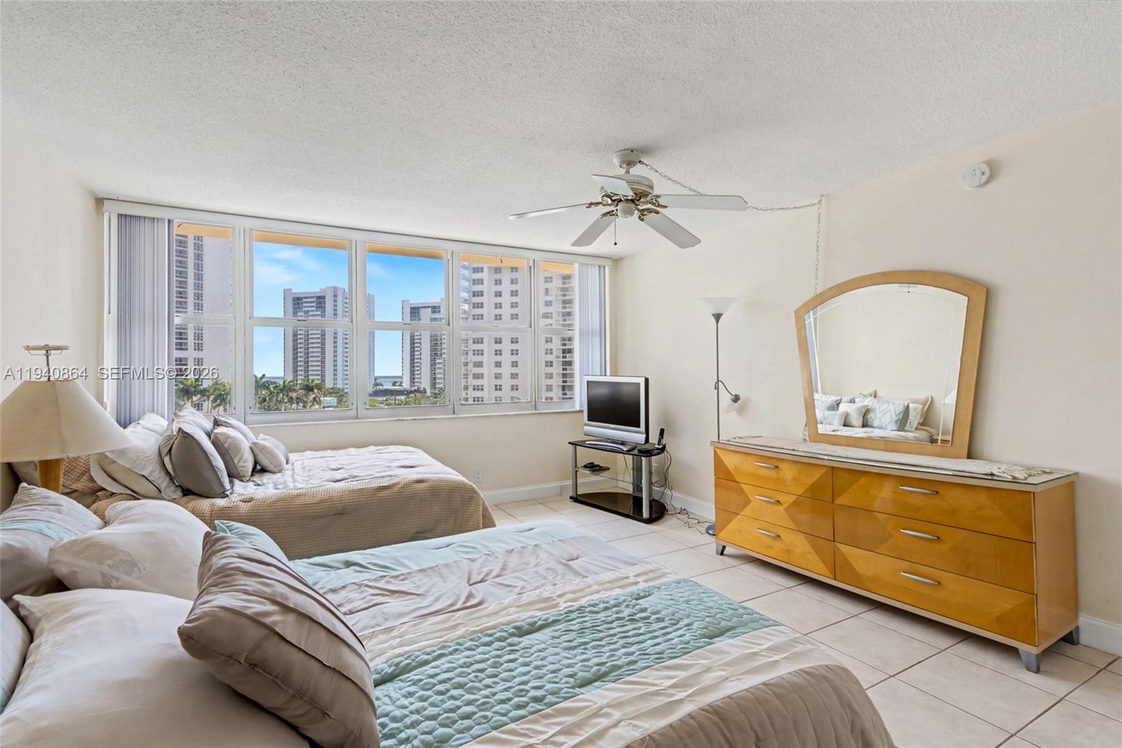 IMPERIAL TOWERS CONDO - Residential