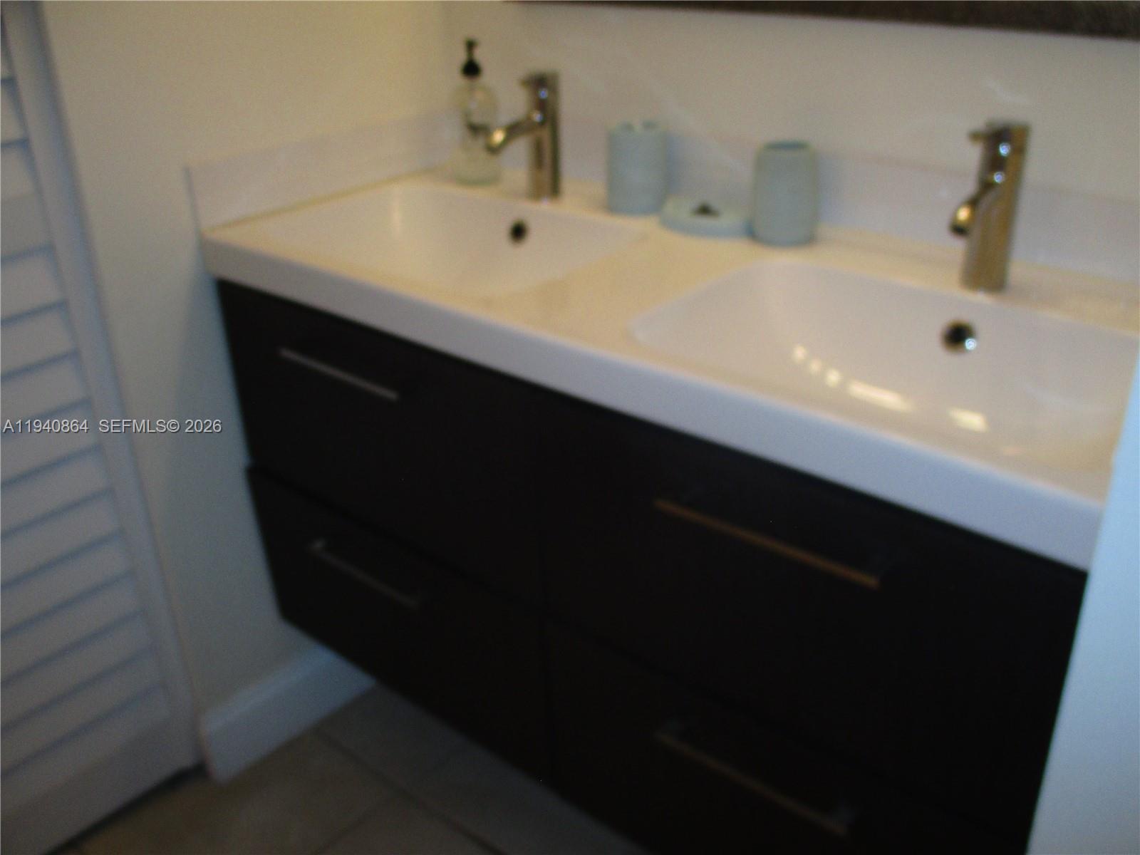 IMPERIAL TOWERS CONDO - Residential