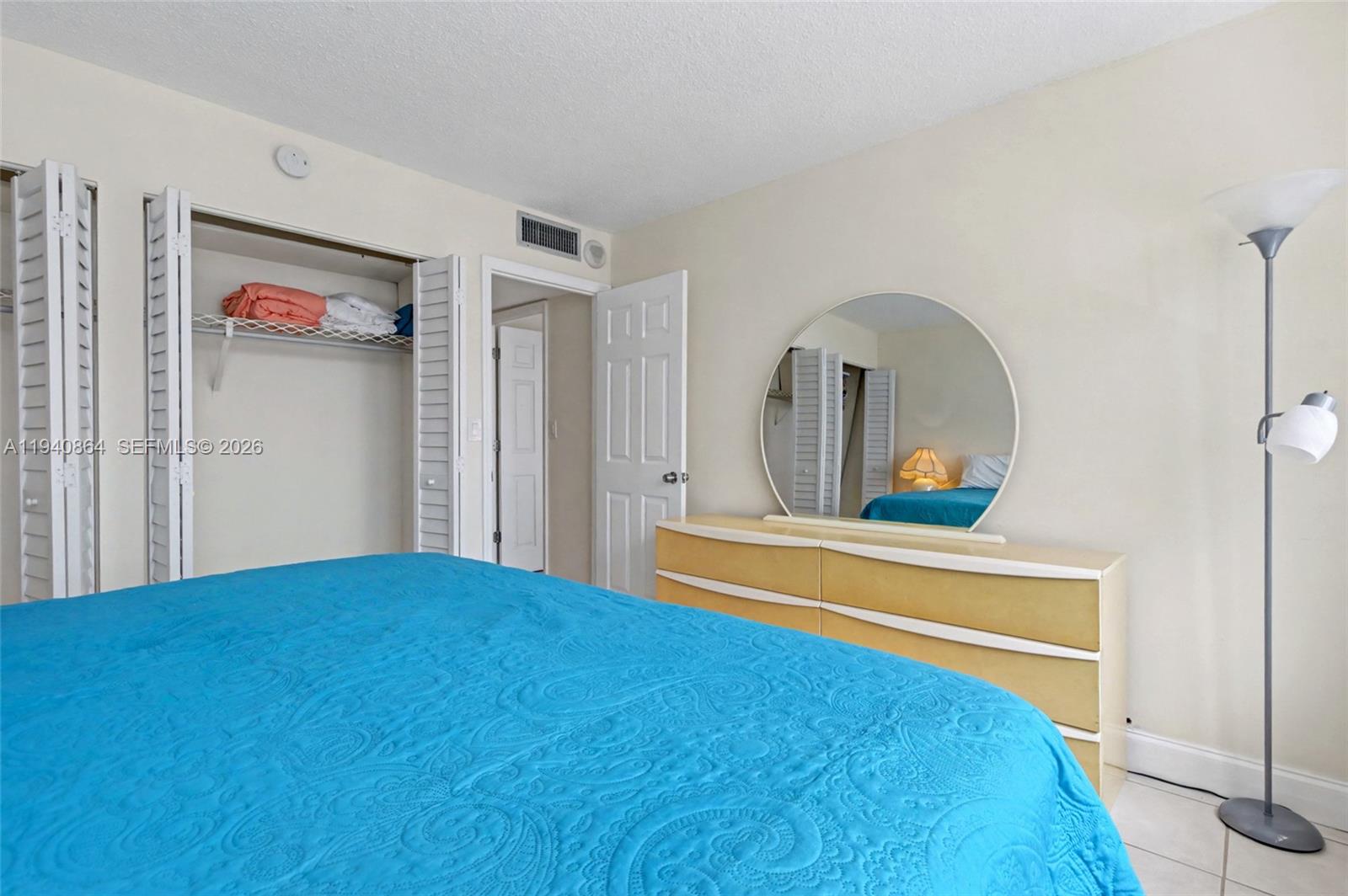 IMPERIAL TOWERS CONDO - Residential