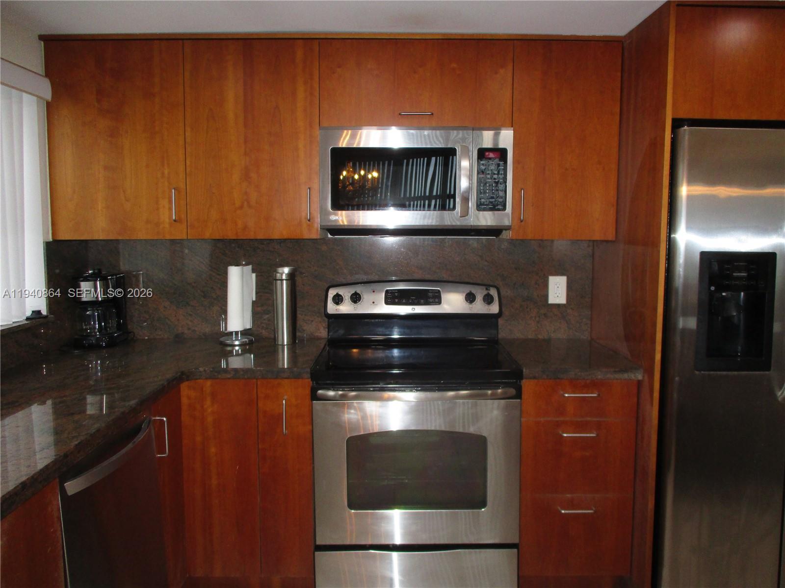 IMPERIAL TOWERS CONDO - Residential