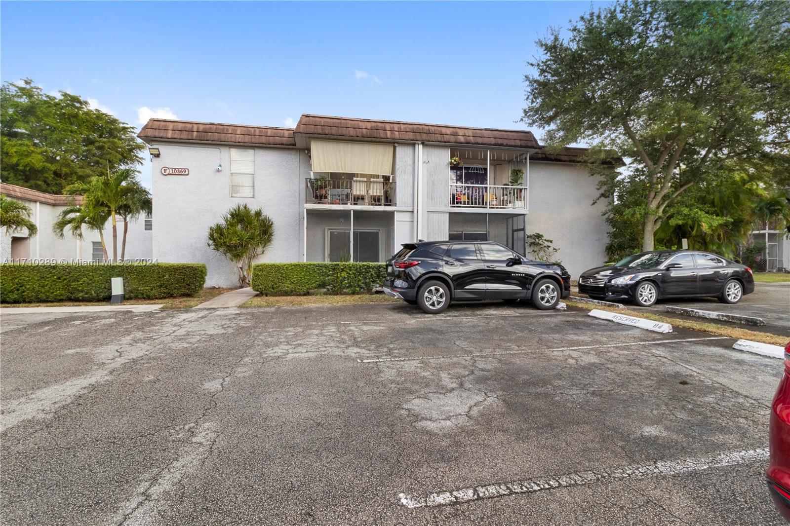 10369 N Kendall Dr F3, Miami, Broward County, Florida - 2 Bedrooms  
2 Bathrooms - 