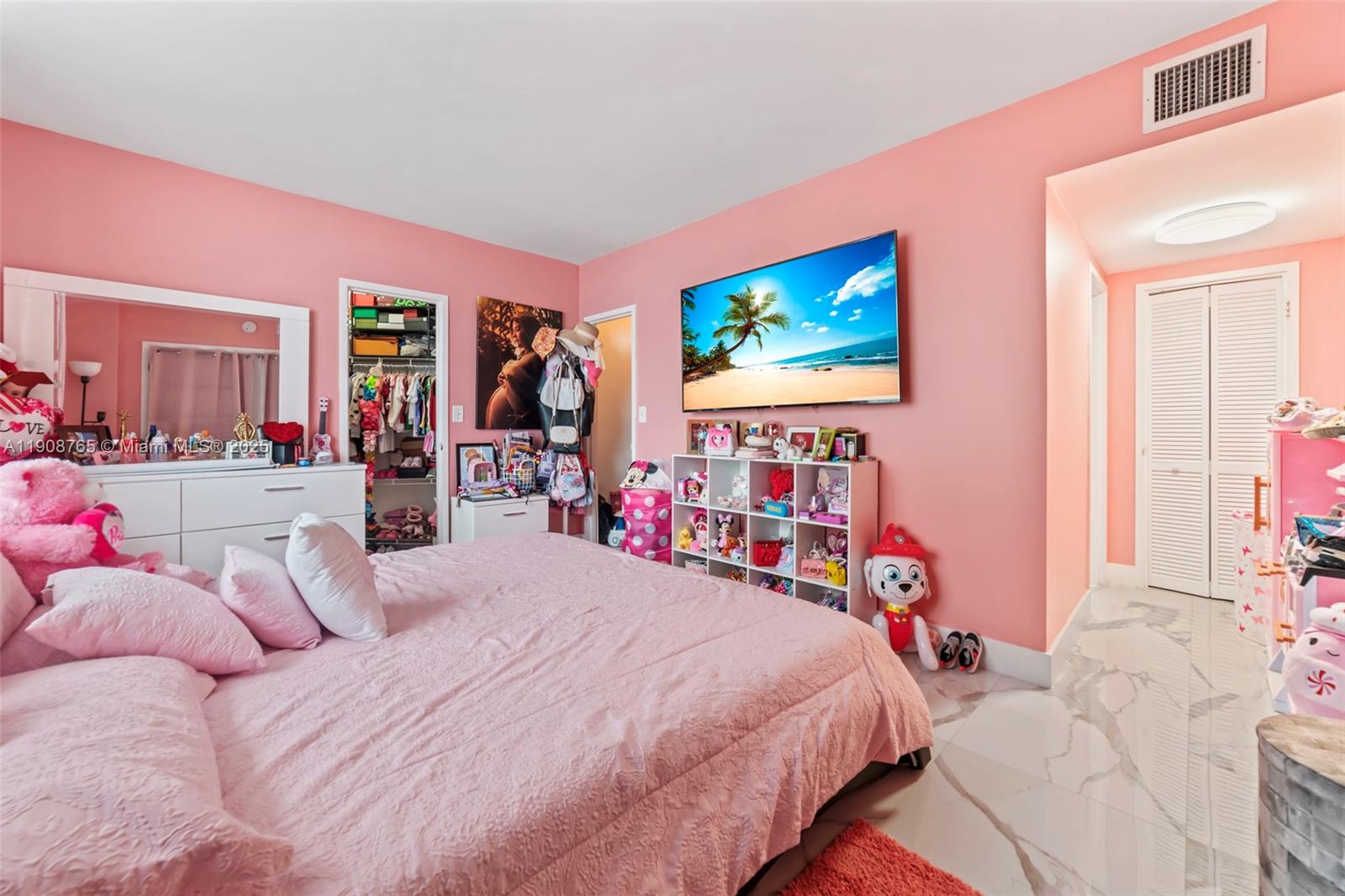 SEA AIR TOWERS CONDO - Residential