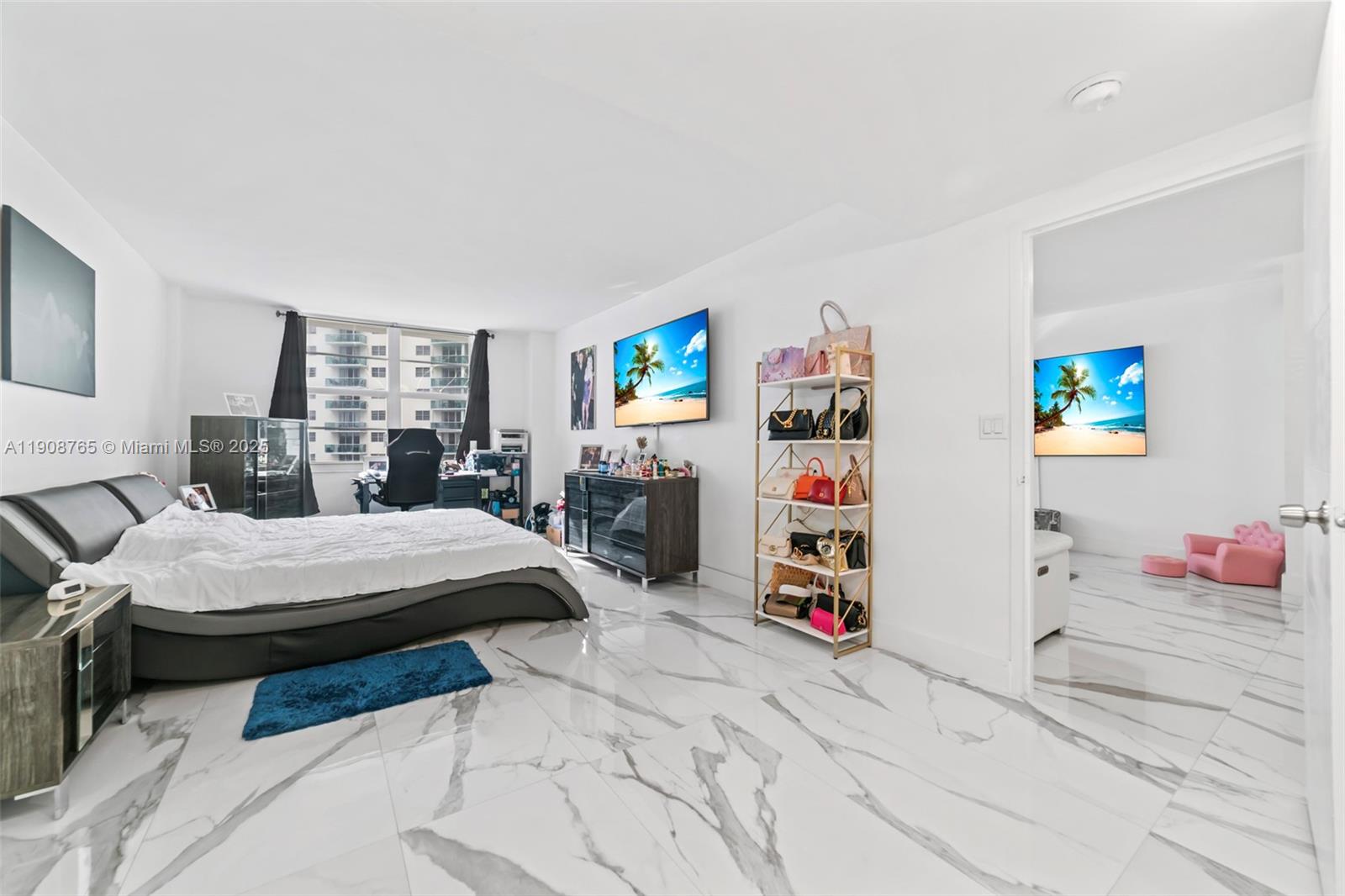 SEA AIR TOWERS CONDO - Residential