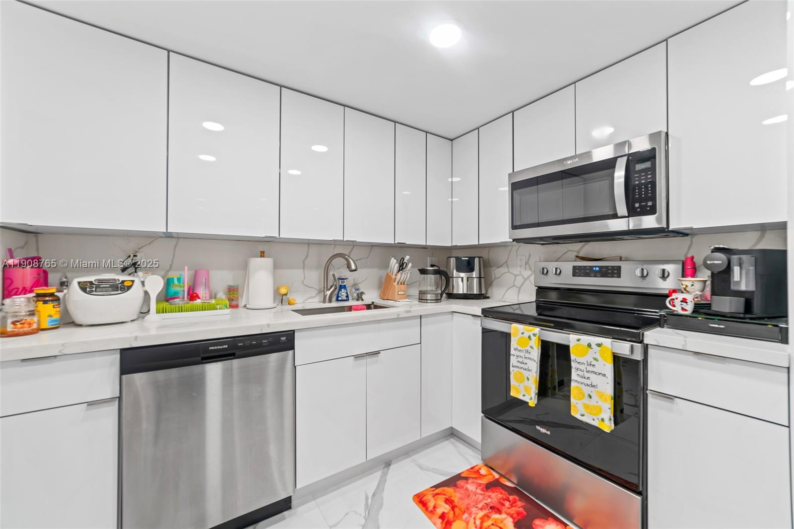 SEA AIR TOWERS CONDO - Residential