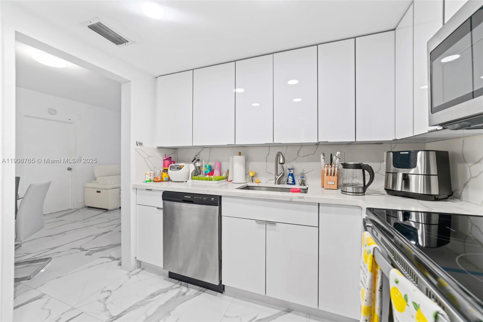 SEA AIR TOWERS CONDO - Residential