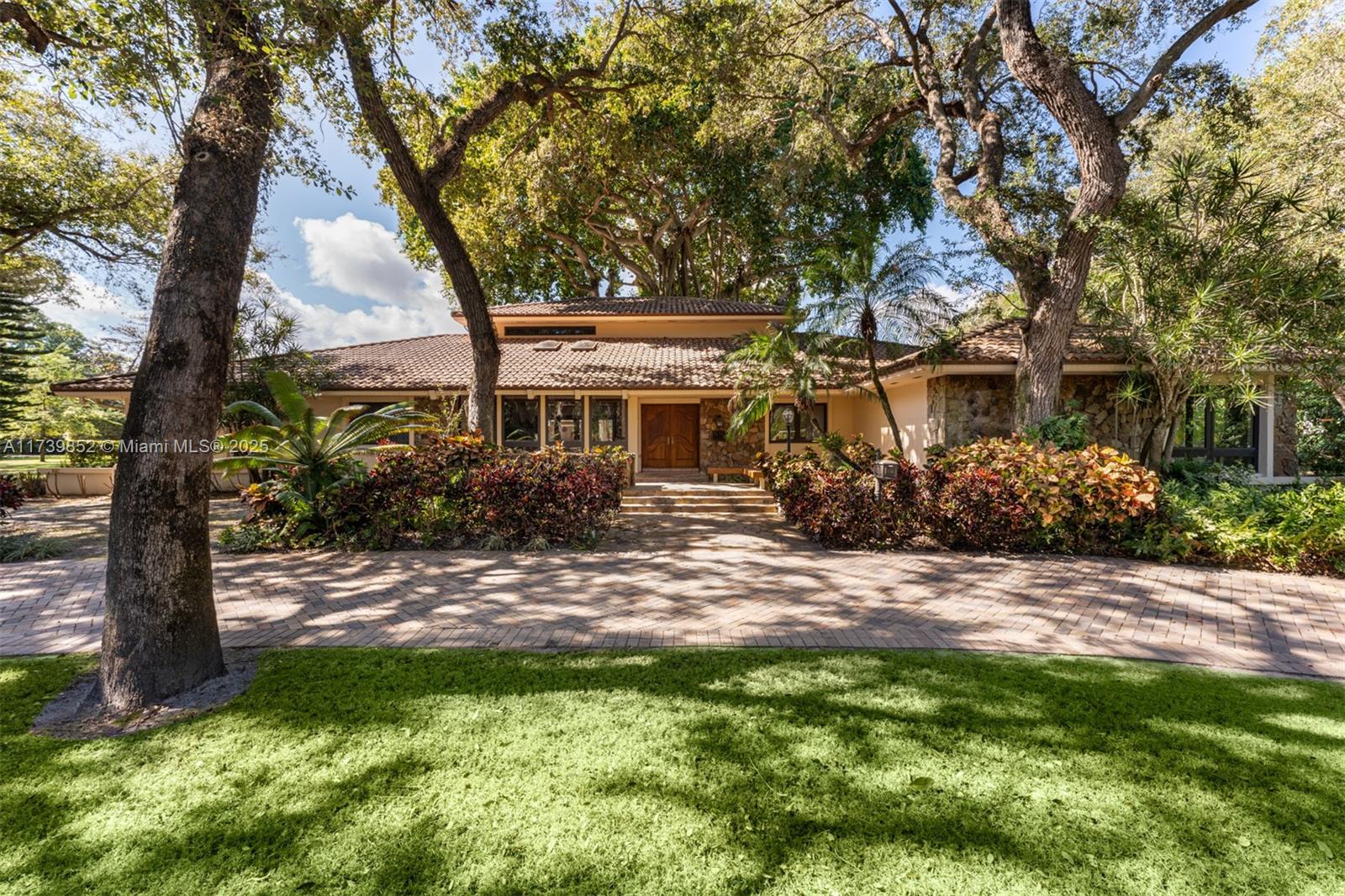 9490 Old Cutler Ln, Coral Gables, Broward County, Florida - 7 Bedrooms  
6 Bathrooms - 