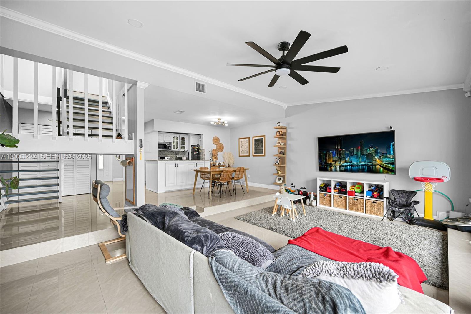 TOWNHOMES OF COUNTRY LAKE - Residential