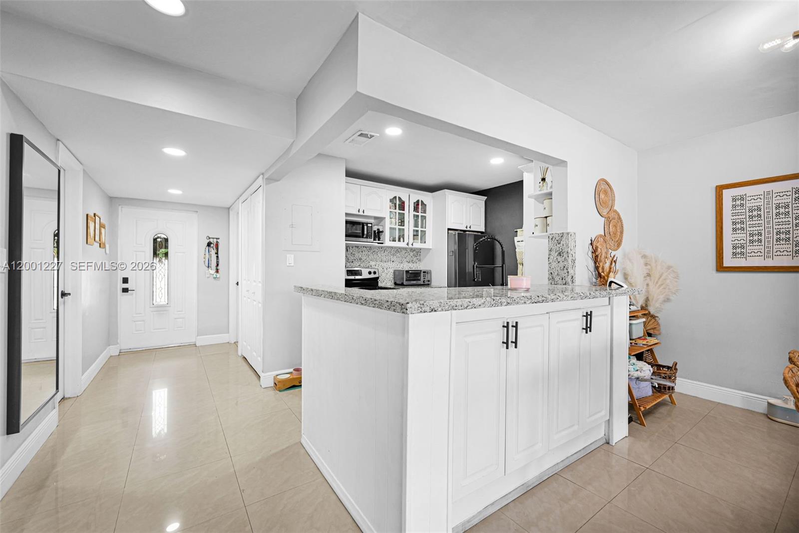 TOWNHOMES OF COUNTRY LAKE - Residential