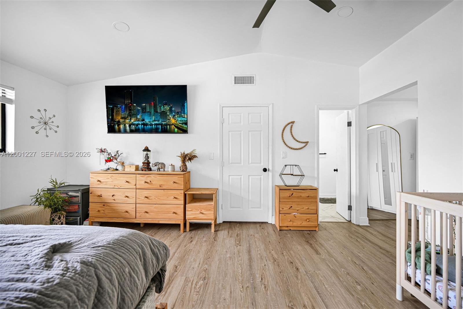 TOWNHOMES OF COUNTRY LAKE - Residential