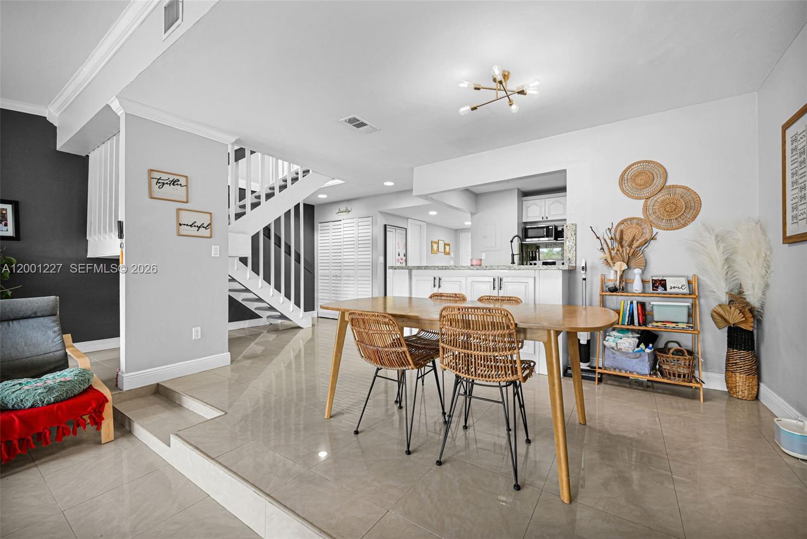 TOWNHOMES OF COUNTRY LAKE - Residential