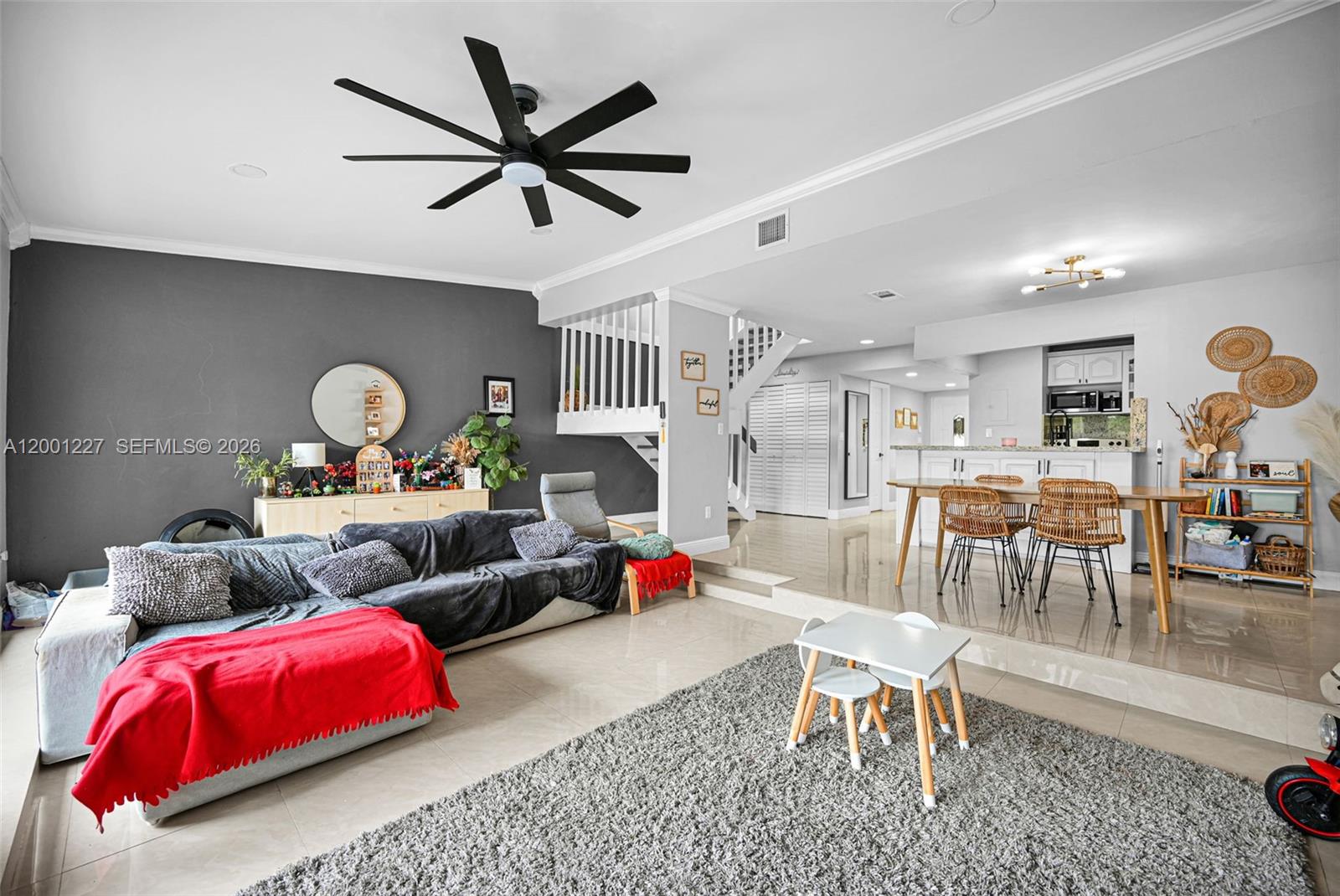 TOWNHOMES OF COUNTRY LAKE - Residential