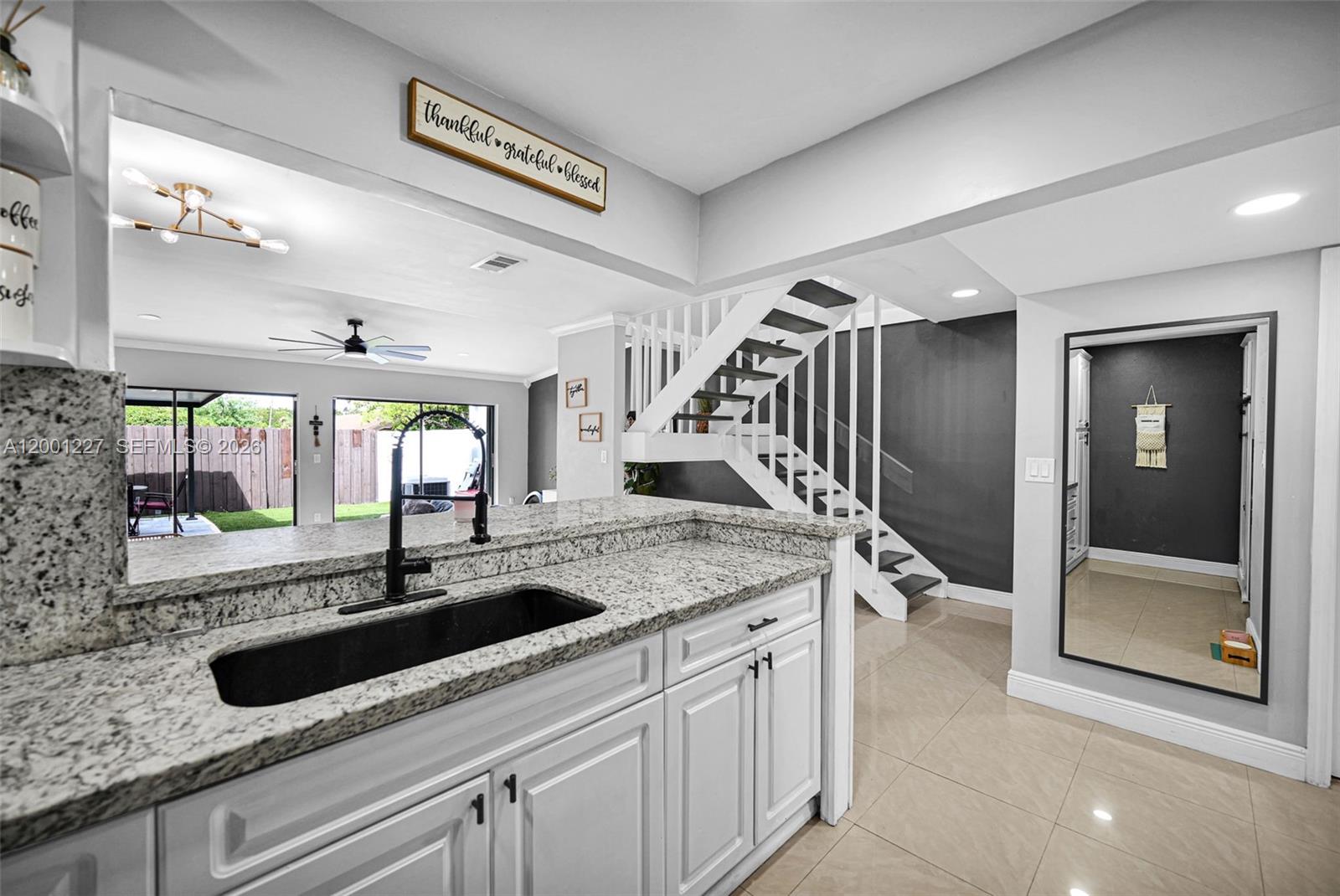 TOWNHOMES OF COUNTRY LAKE - Residential