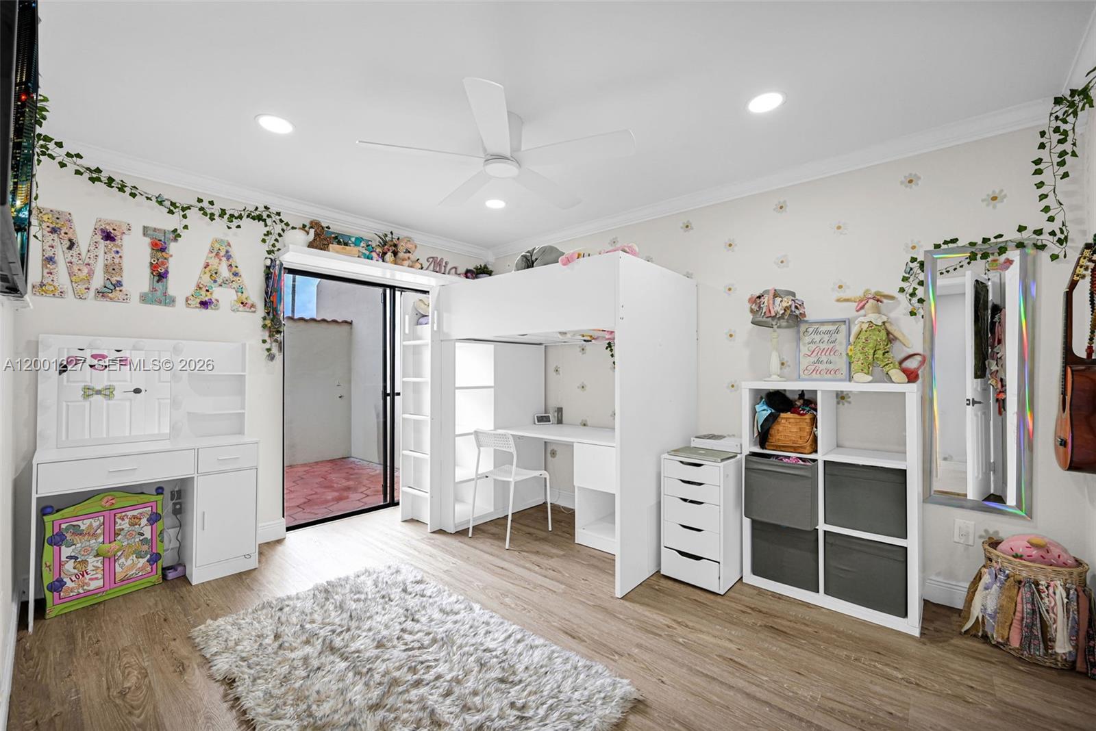 TOWNHOMES OF COUNTRY LAKE - Residential