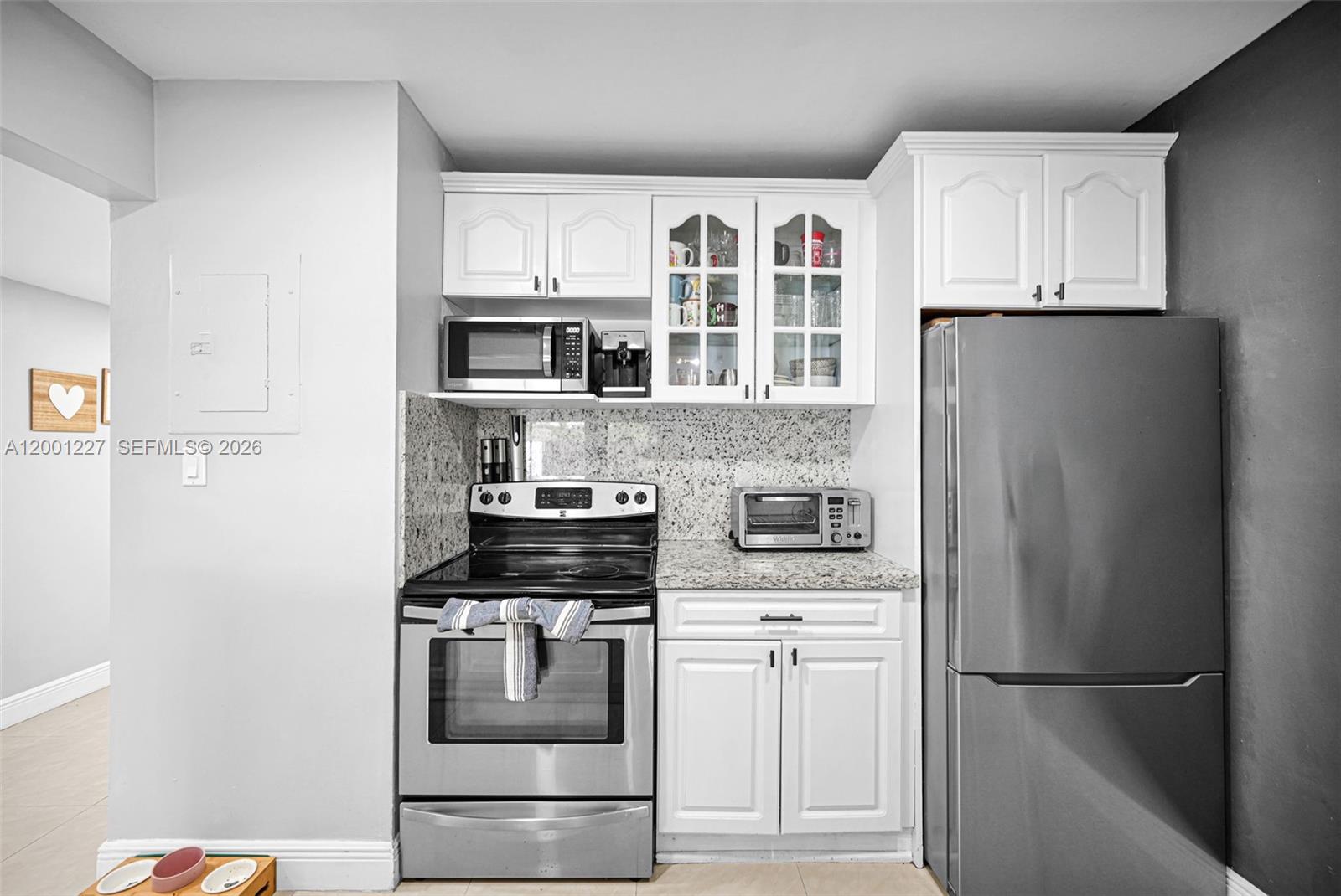 TOWNHOMES OF COUNTRY LAKE - Residential