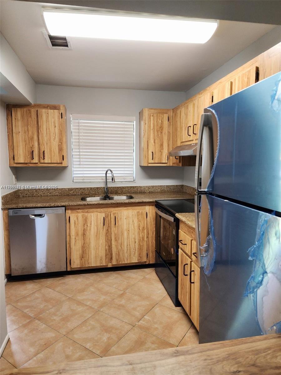 SHAKER WOODS VILLAGE - Residential Lease