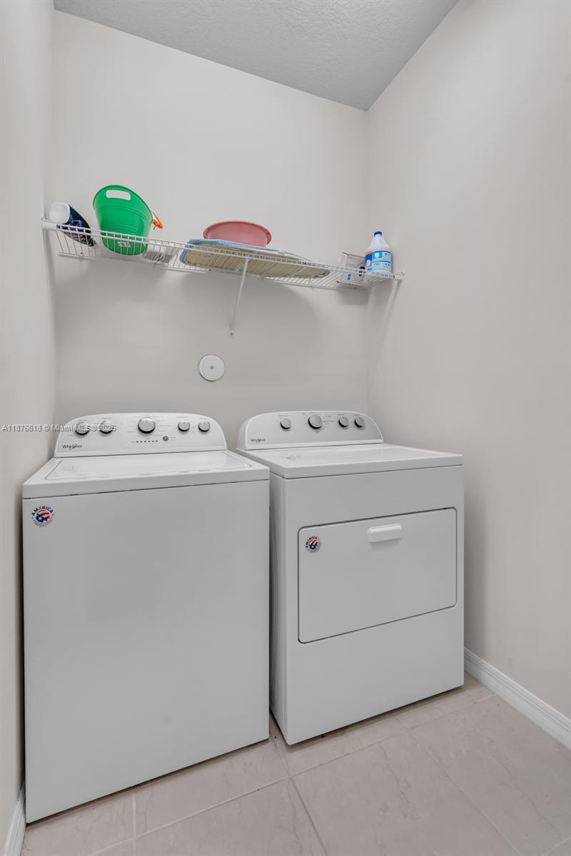 HILLCREST COUNTRY CLUB SO - Residential