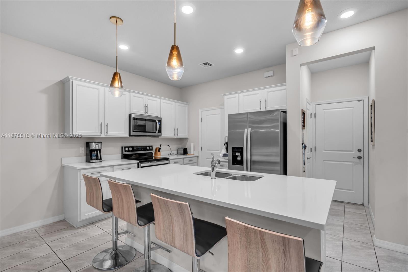 HILLCREST COUNTRY CLUB SO - Residential