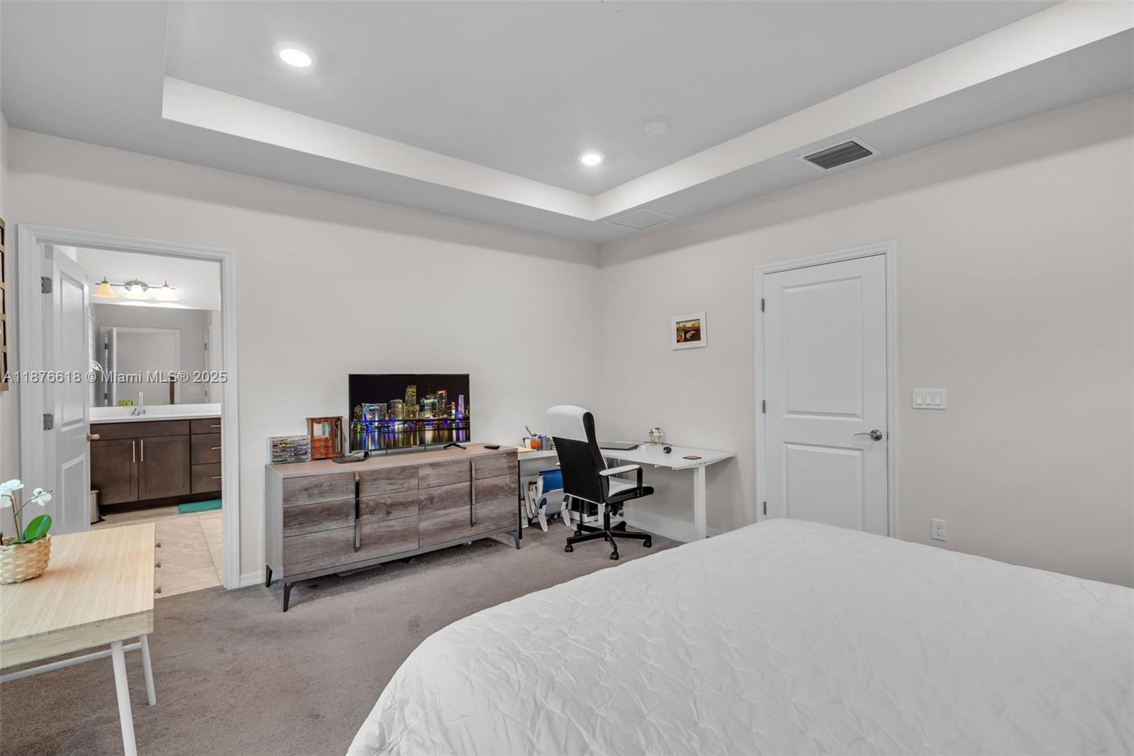 HILLCREST COUNTRY CLUB SO - Residential