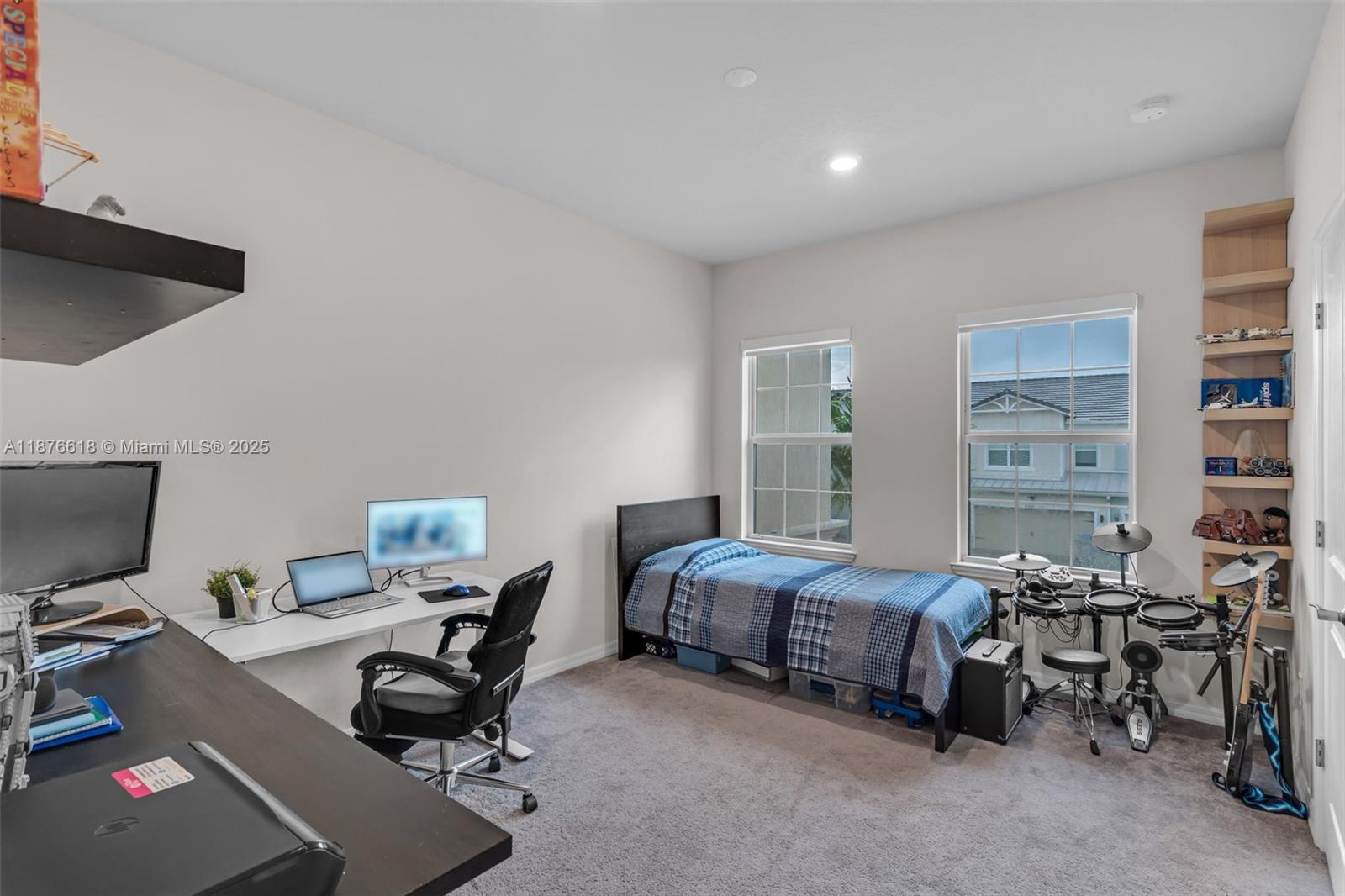 HILLCREST COUNTRY CLUB SO - Residential