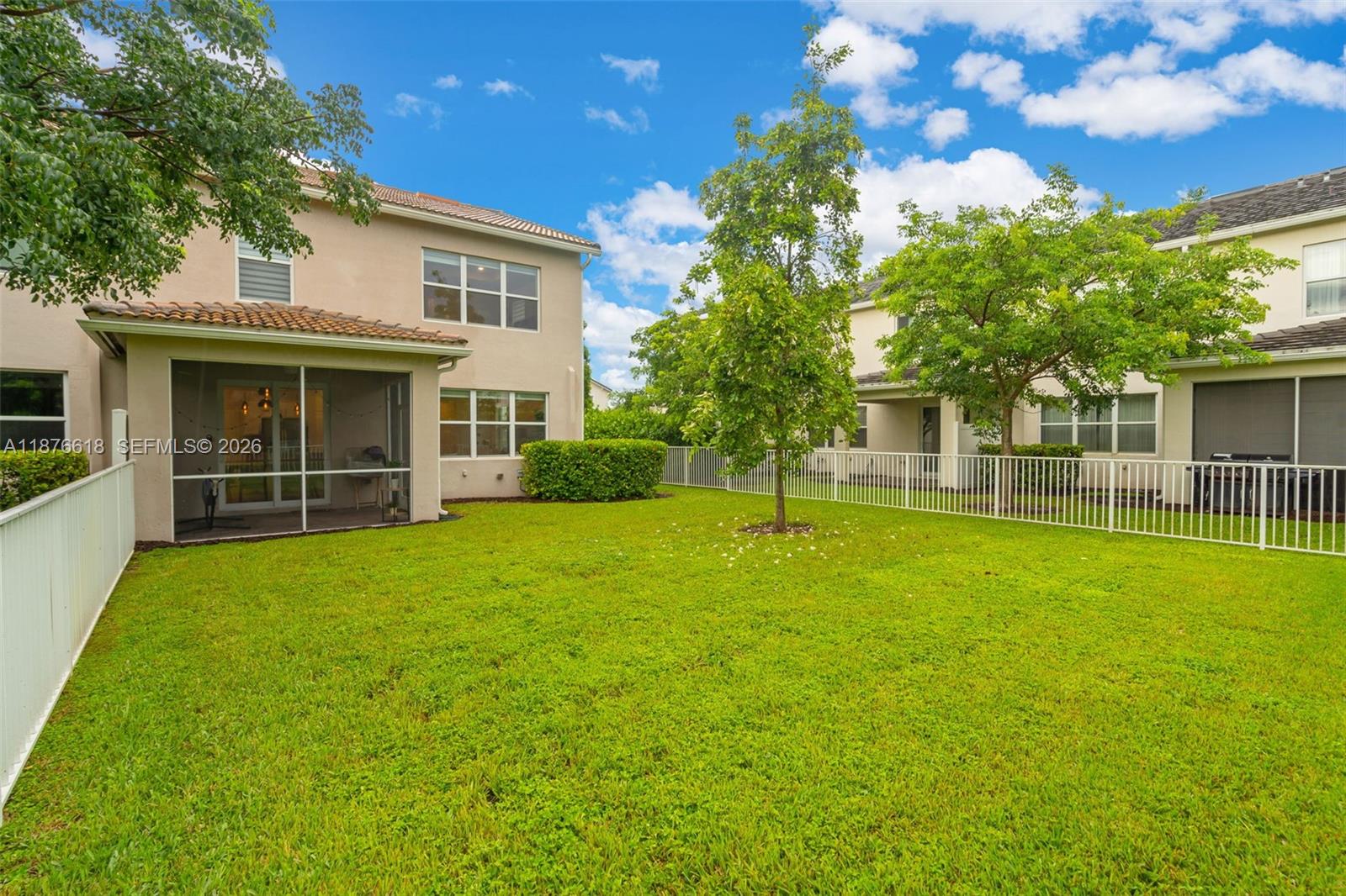 HILLCREST COUNTRY CLUB SO - Residential