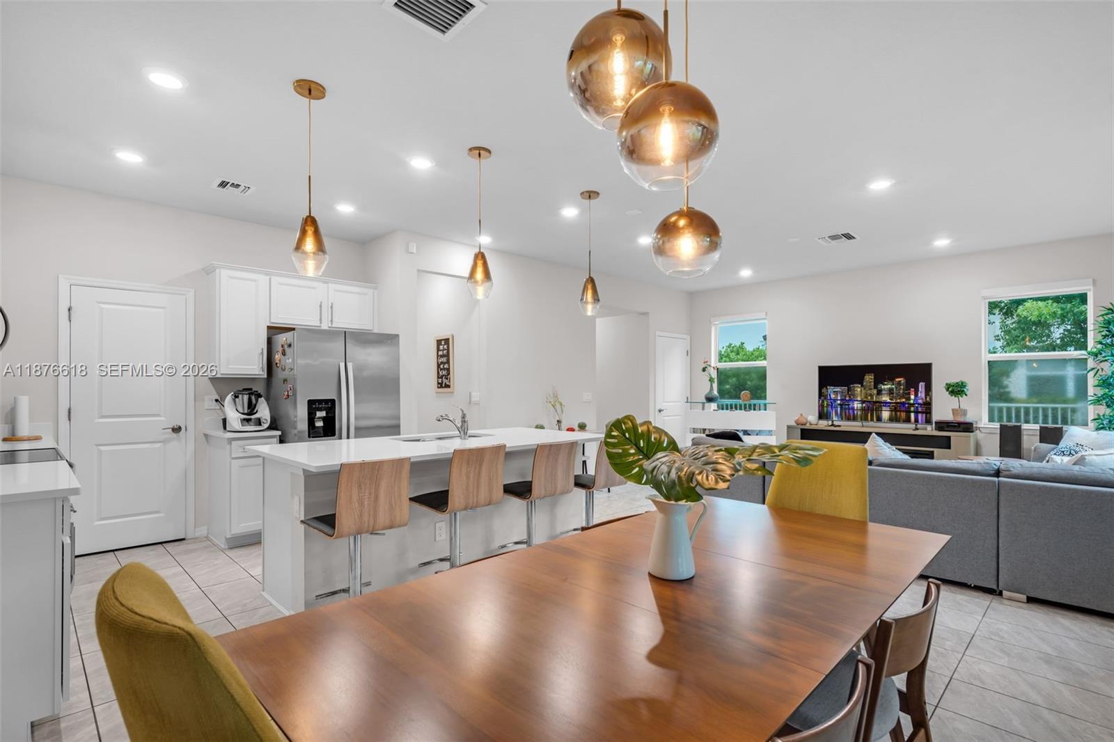 HILLCREST COUNTRY CLUB SO - Residential