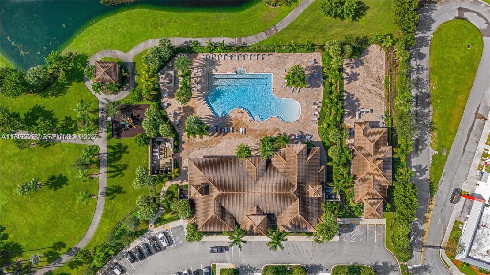 HILLCREST COUNTRY CLUB SO - Residential