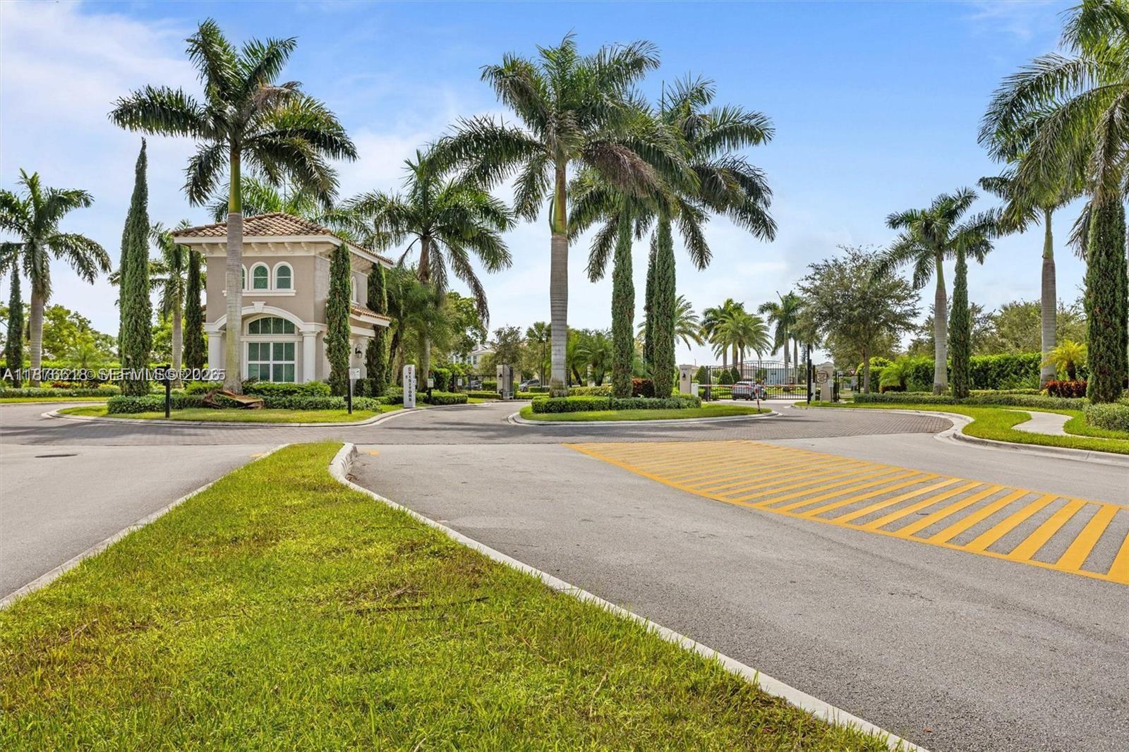 HILLCREST COUNTRY CLUB SO - Residential