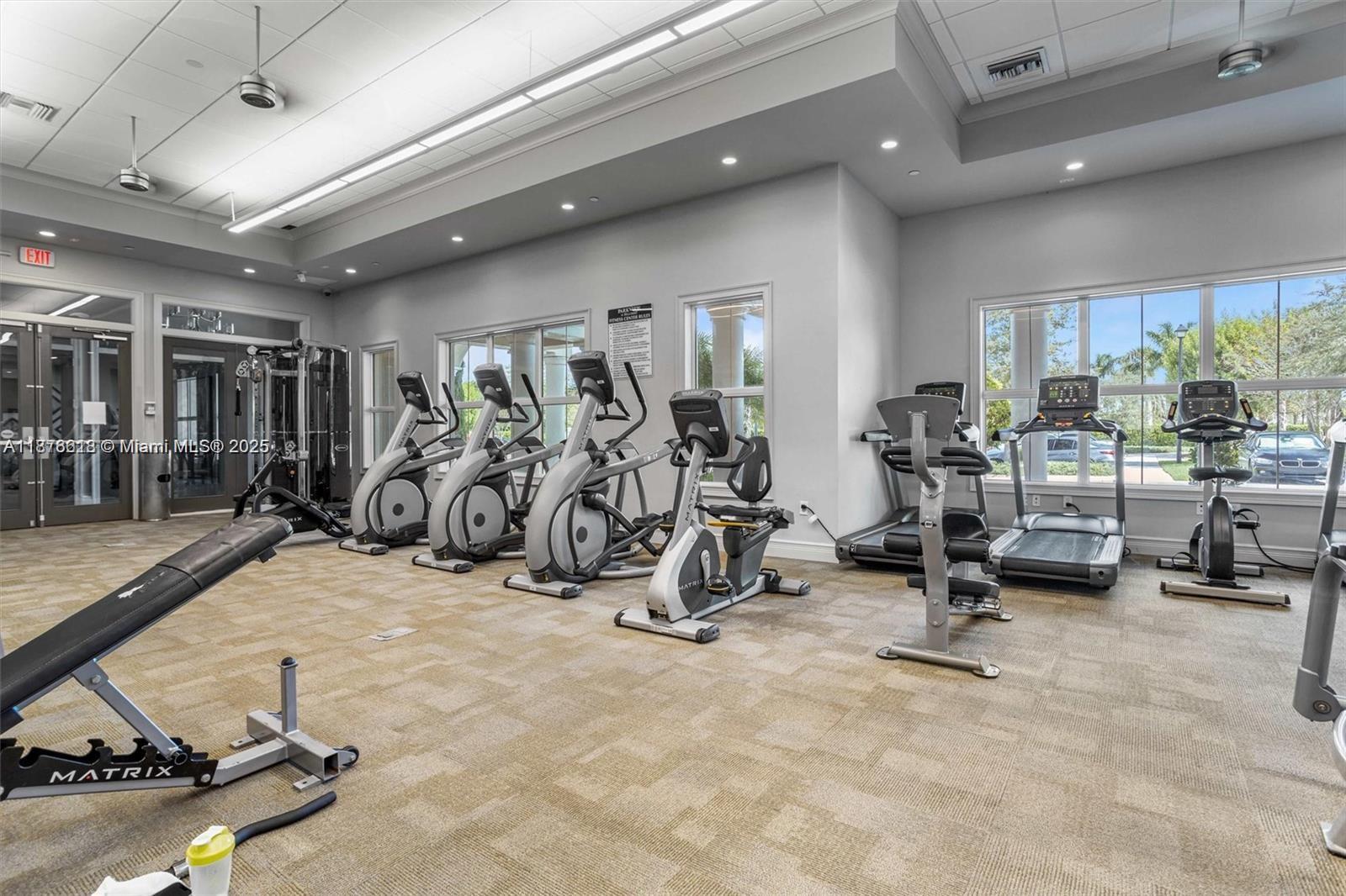 HILLCREST COUNTRY CLUB SO - Residential