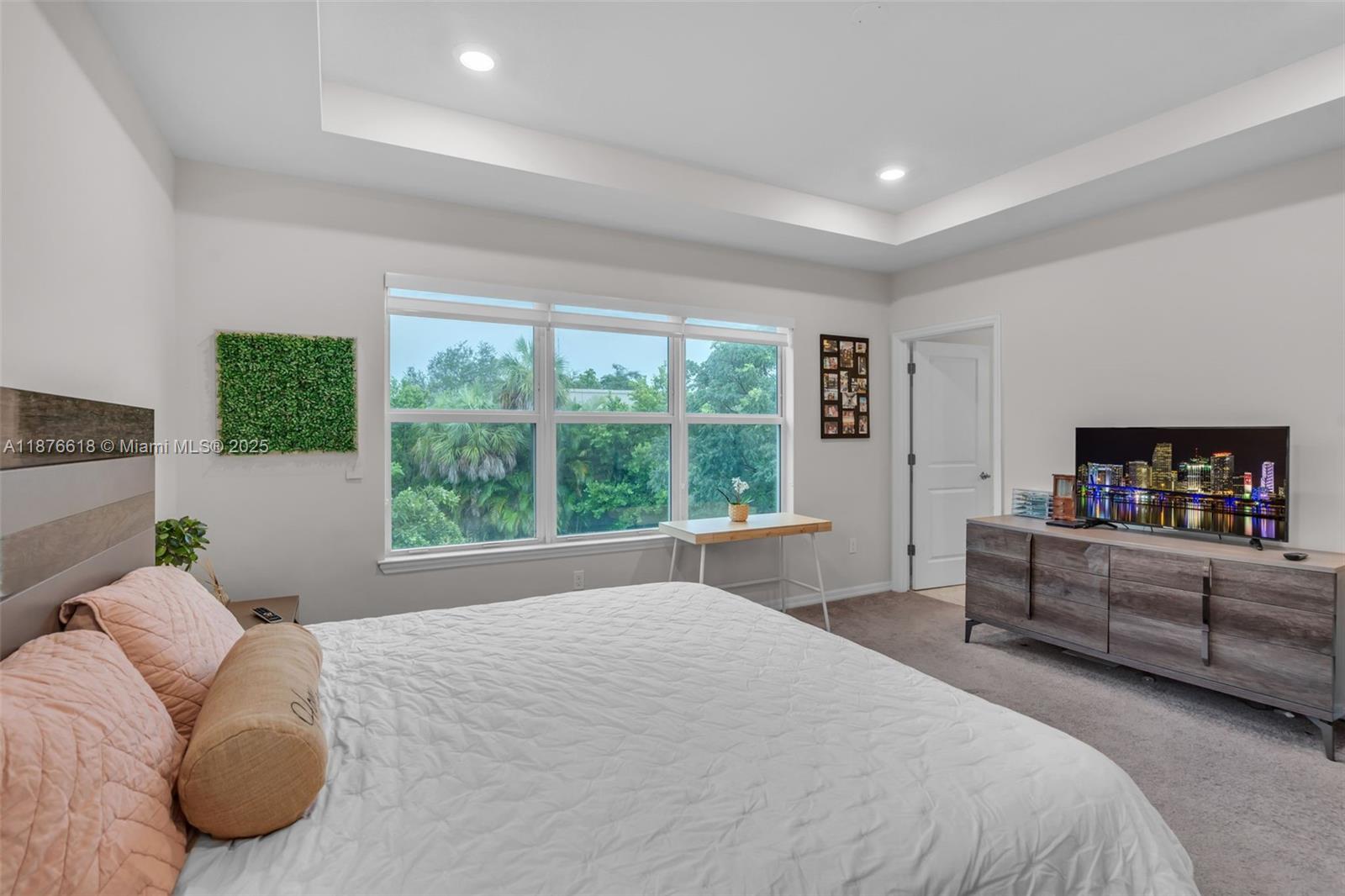 HILLCREST COUNTRY CLUB SO - Residential