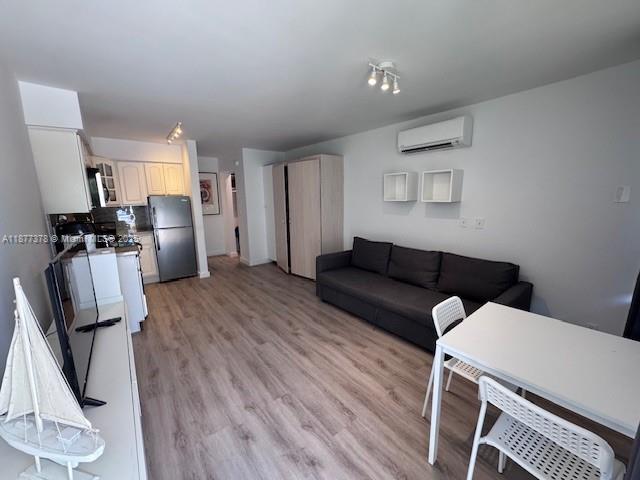FRENCH LEAVE WEST CONDO - Residential Lease
