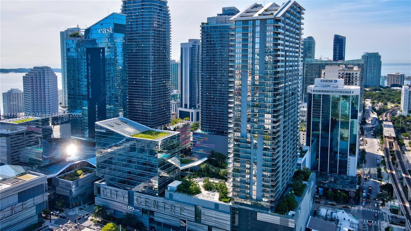 88 Sw 7th St 3003, Miami, Broward County, Florida - 2 Bedrooms  
2 Bathrooms - 