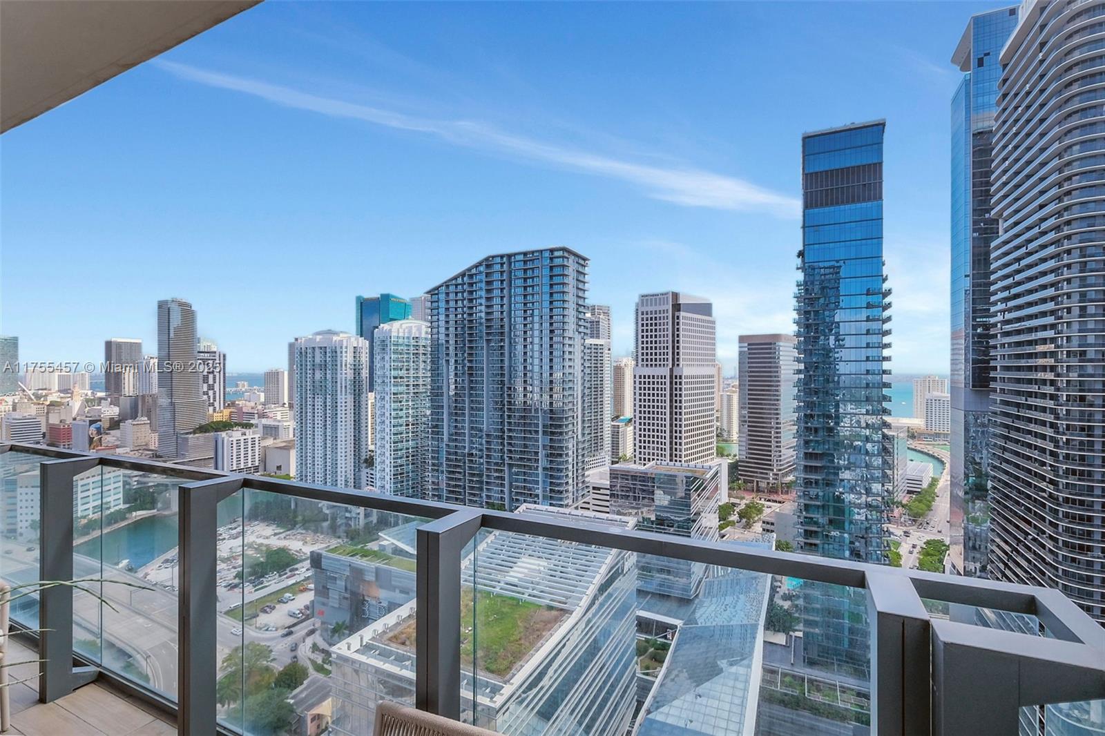 88 SW 7th St 3003