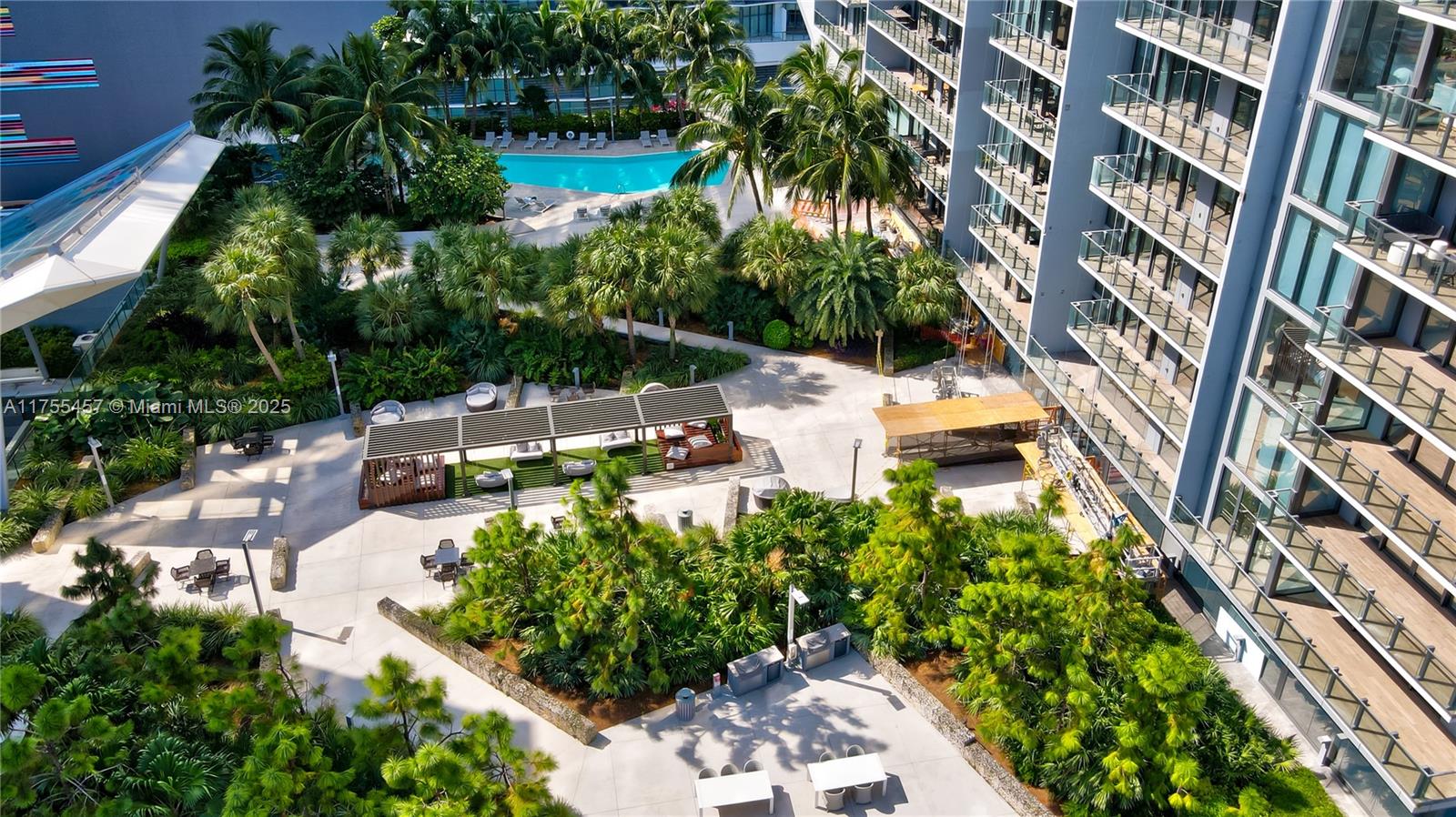 RISE CONDO - Residential