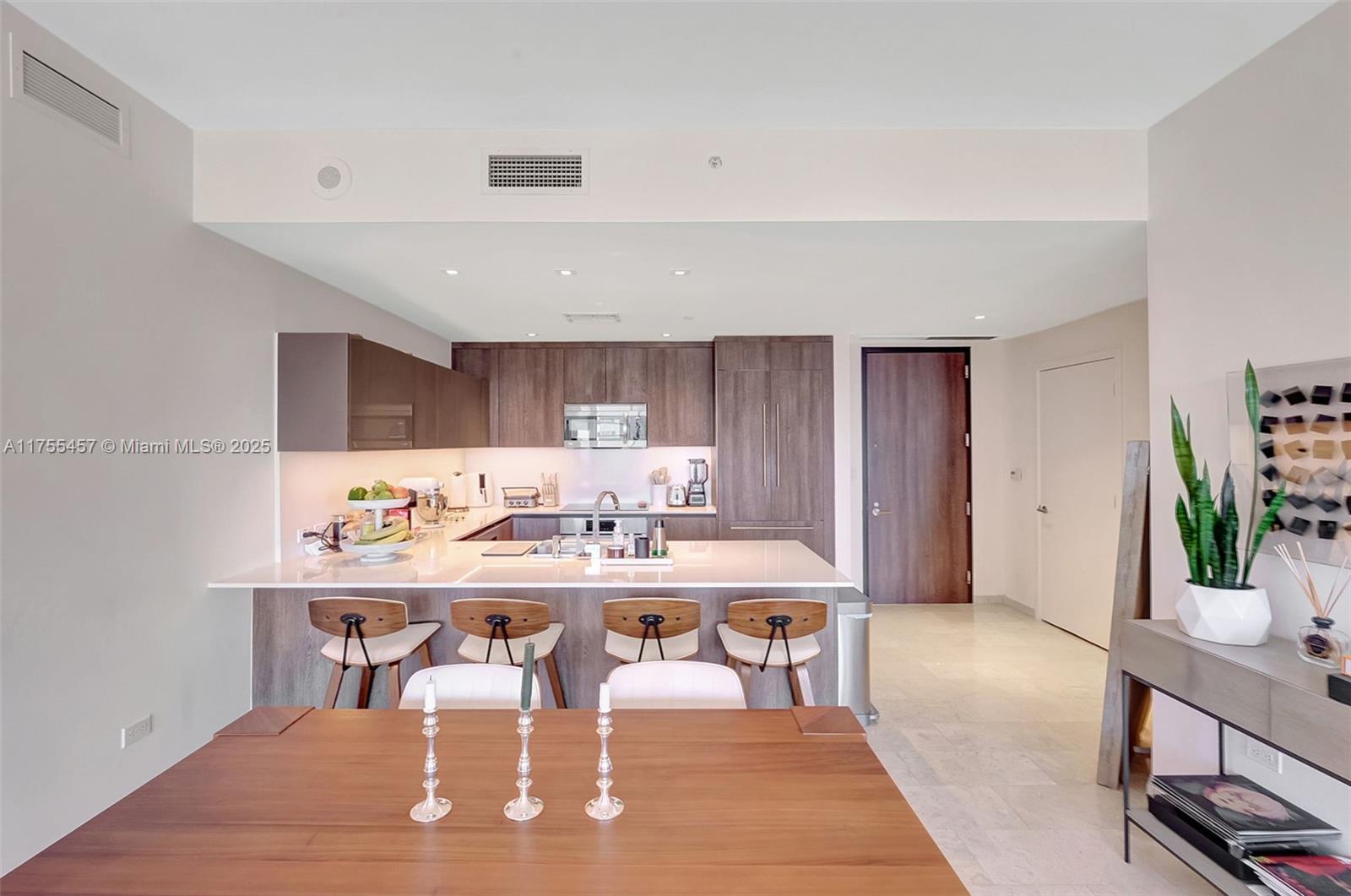 88 SW 7th St 3003