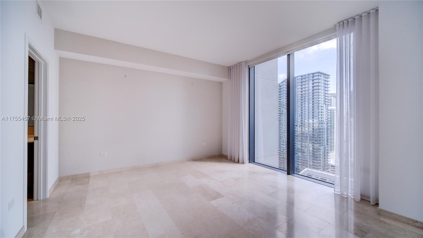 RISE CONDO - Residential