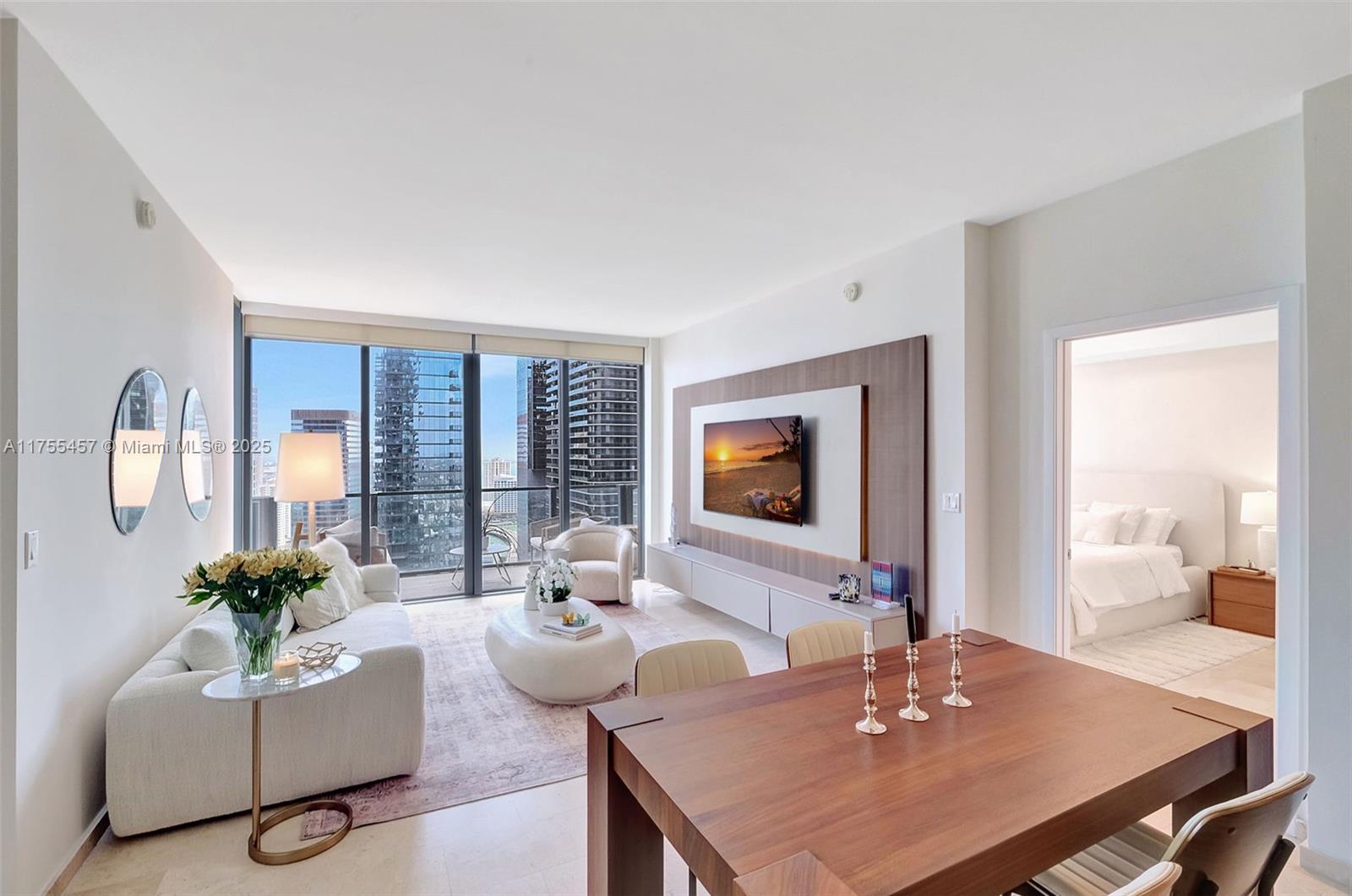 88 SW 7th St 3003