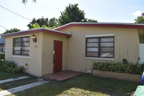 1622 NW 65th St Miami FL 33147