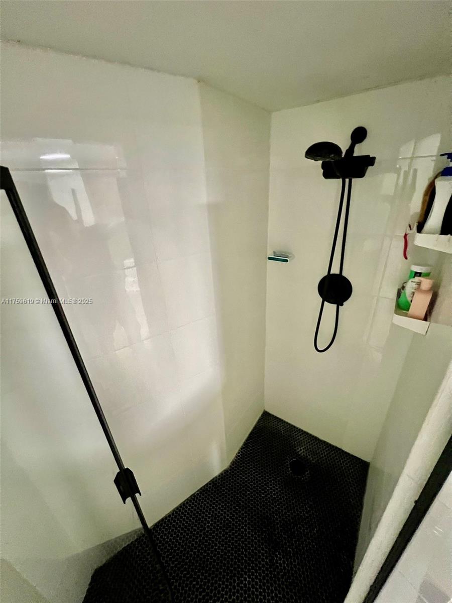 BUCKLEY TOWERS CONDO - EA - Residential
