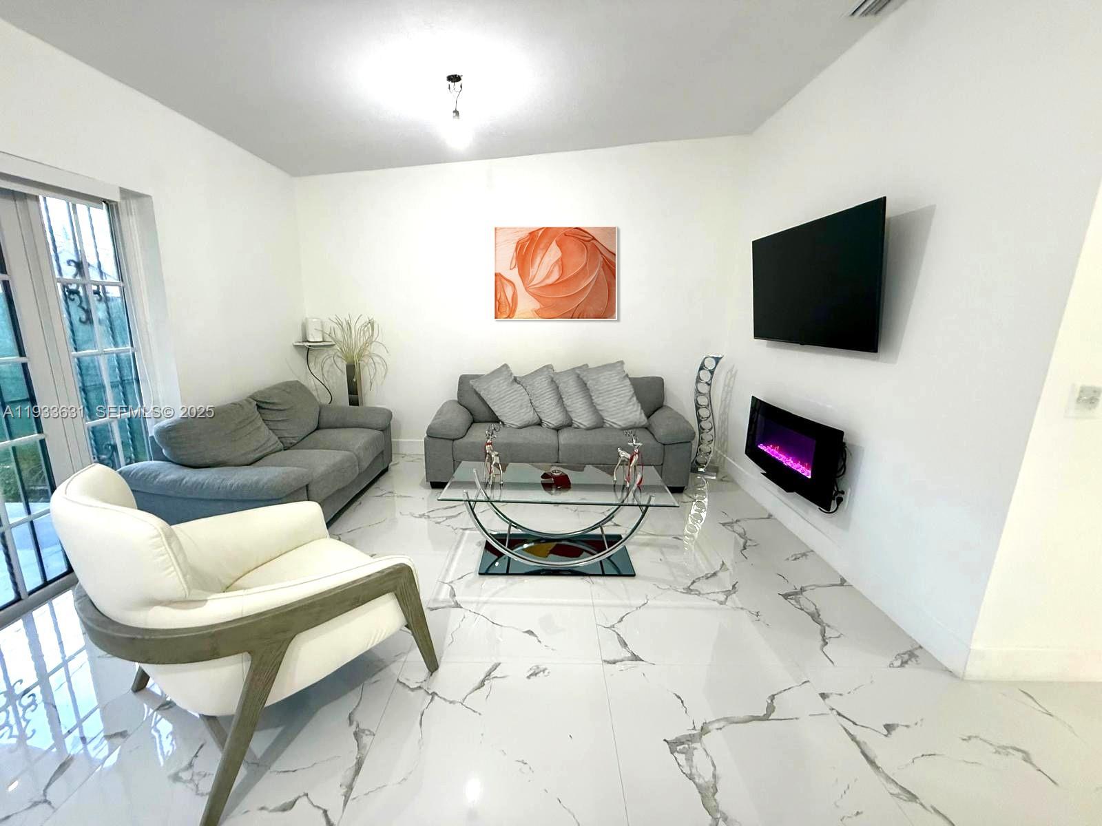 LAMBIANCE TOWNHOMES KENDA - Residential