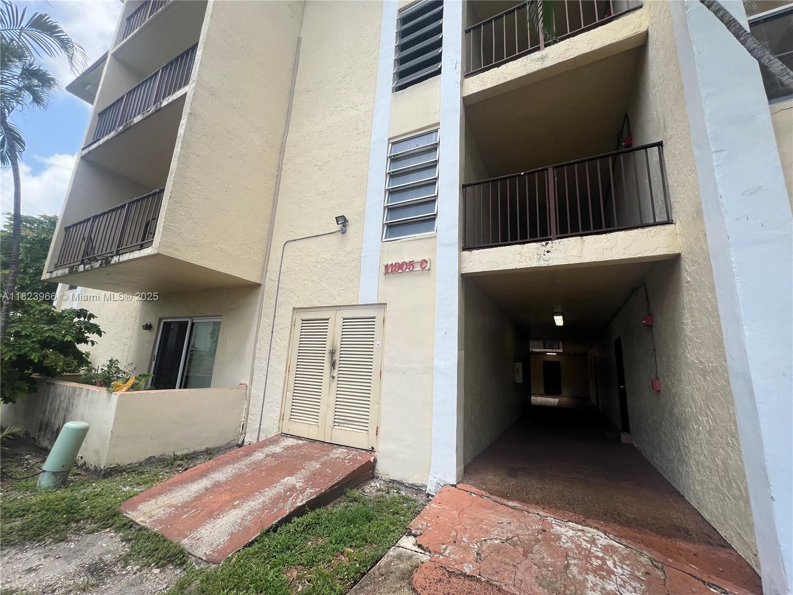 11905 NE 2nd Ave C417