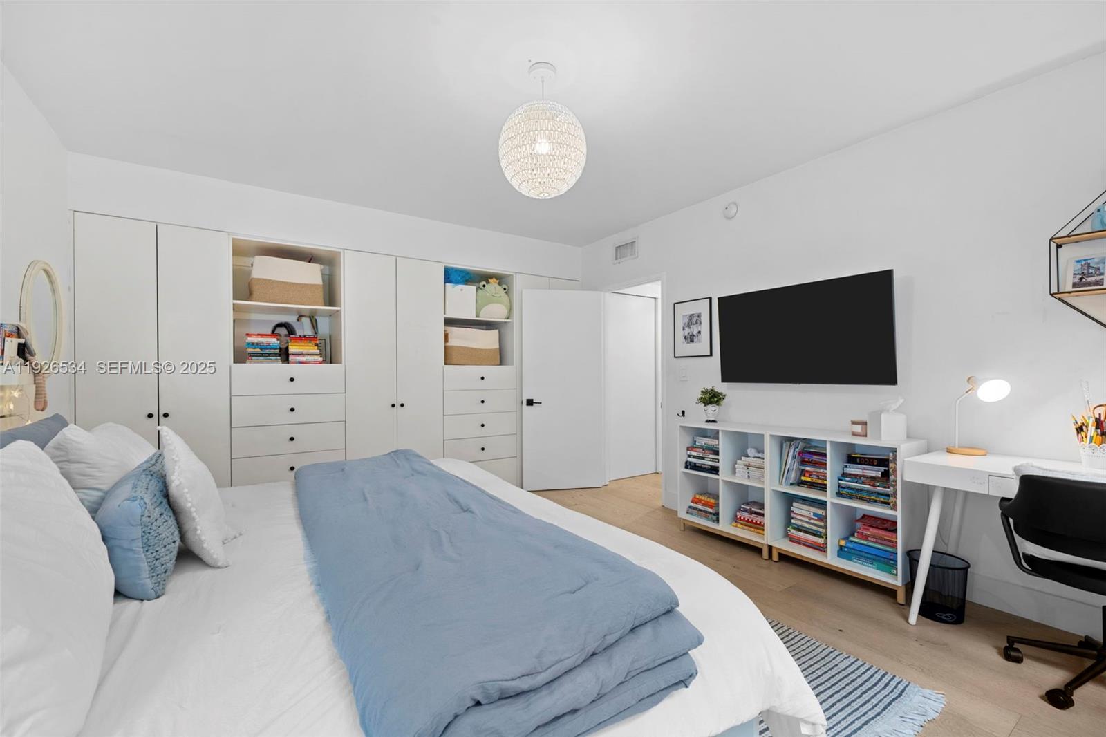 KEY COLONY - Residential Lease