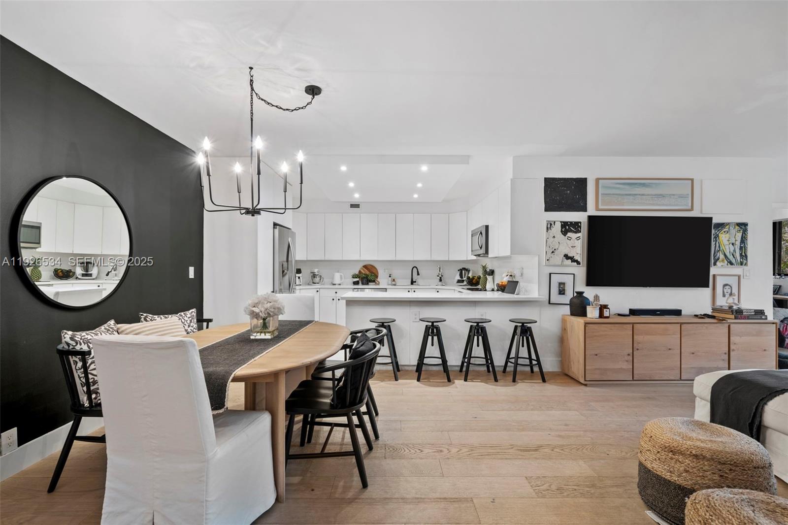 KEY COLONY - Residential Lease