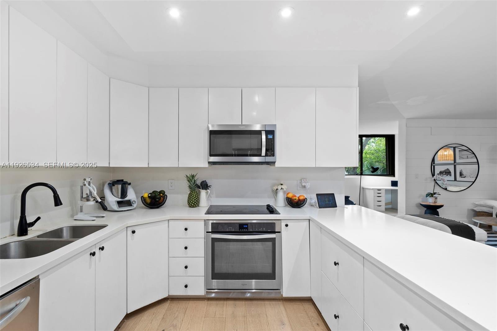 KEY COLONY - Residential Lease